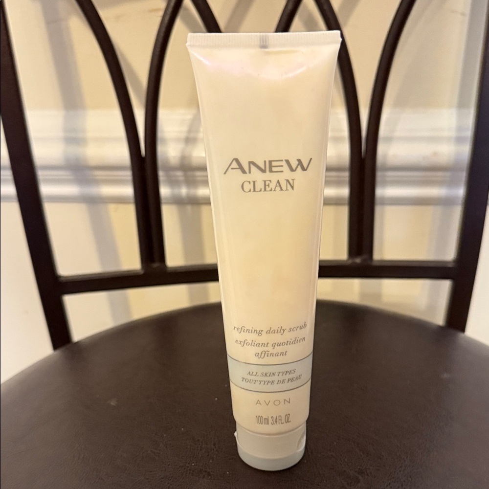 Avon Anew Clean Refining Daily Scrub - Cream Exfoliant Spray New Factory Sealed